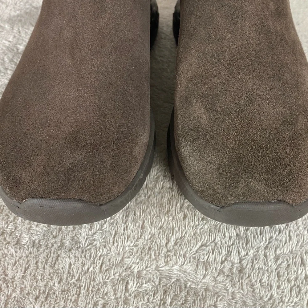 Skechers Cozy Boots Womens Size 7 Brown Suede‎ Quilt Ankle Fur Lined Mat Insole